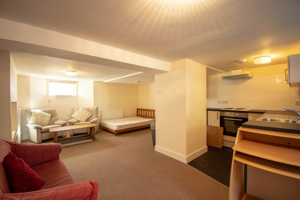 Additional image 3 of Student studio on Elmes Road