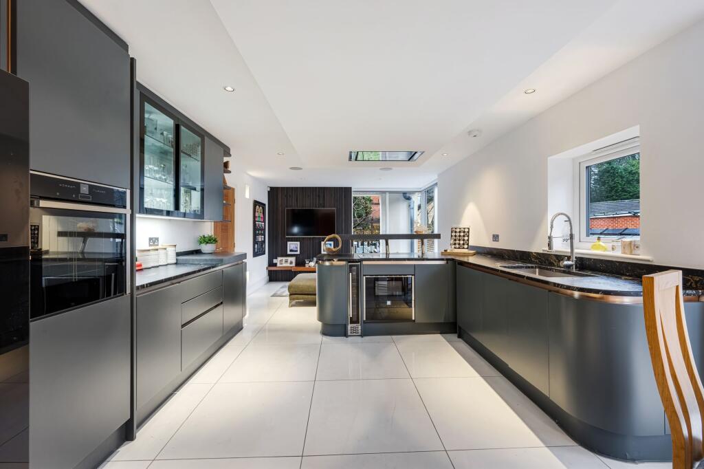 Additional image 13 of Moorview, Moss Bank Way, BL1 3LR – Stunning Home with Roof Terrace, Cinema Room & Outdoor Kitchen