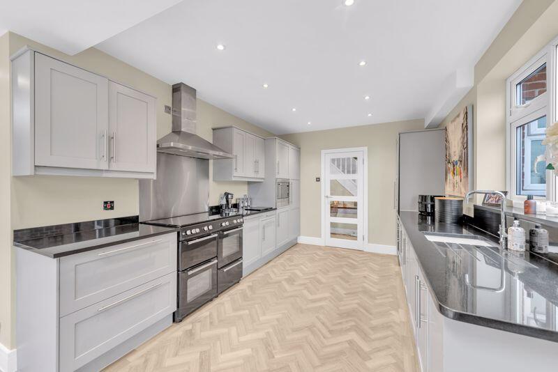 Additional image 8 of Woodlea Drive, Bromley