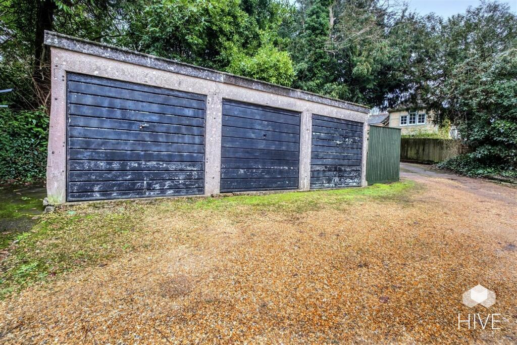 Additional image 22 of Giddy Lake, Wimborne