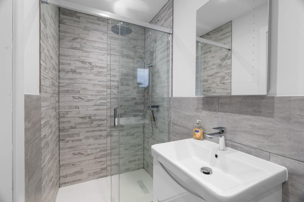 Additional image 17 of Highfields , Caldecote , CB23 7NY