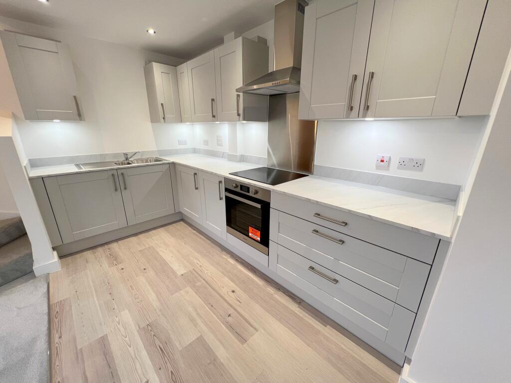 Additional image 3 of Milton Green, Christchurch Road, New Milton, Hampshire. BH25 6QG