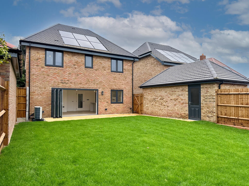 Additional image 4 of Hayfield Lodge, New Road, Over, CB24