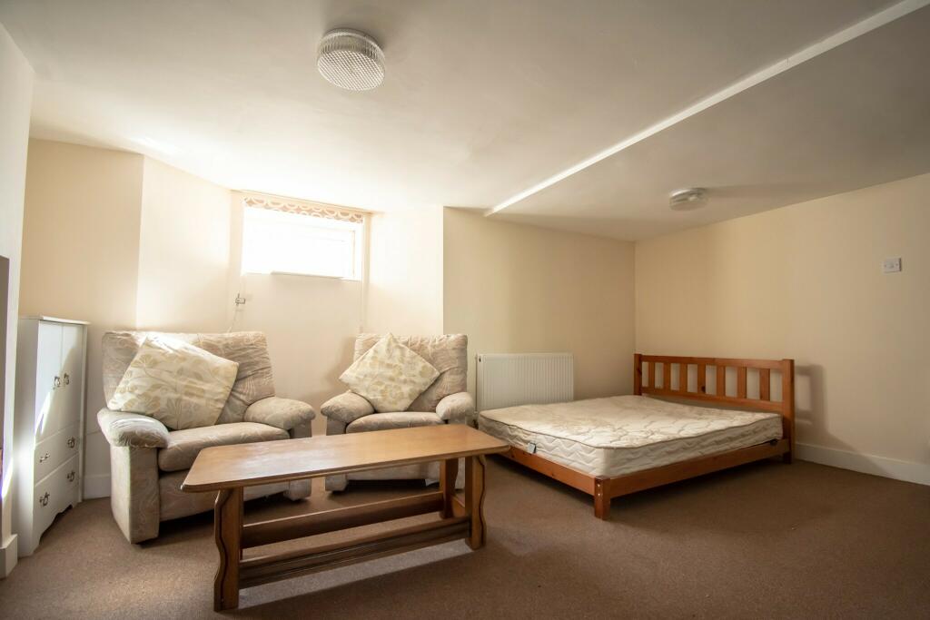 Additional image 8 of Student studio on Elmes Road