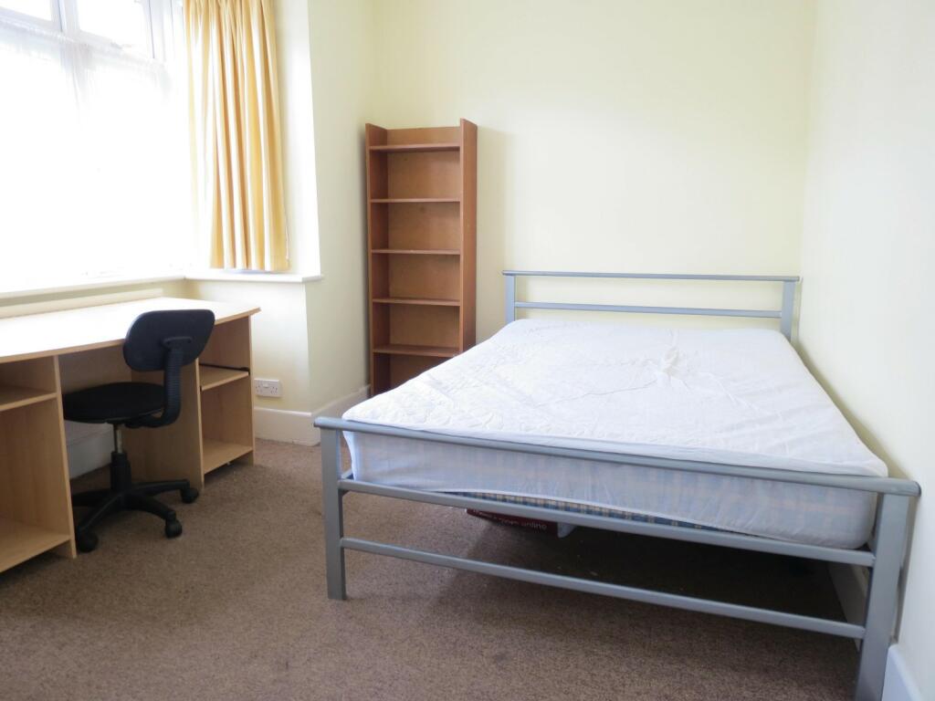 Additional image 2 of 6 bedroom Detached House in Winton