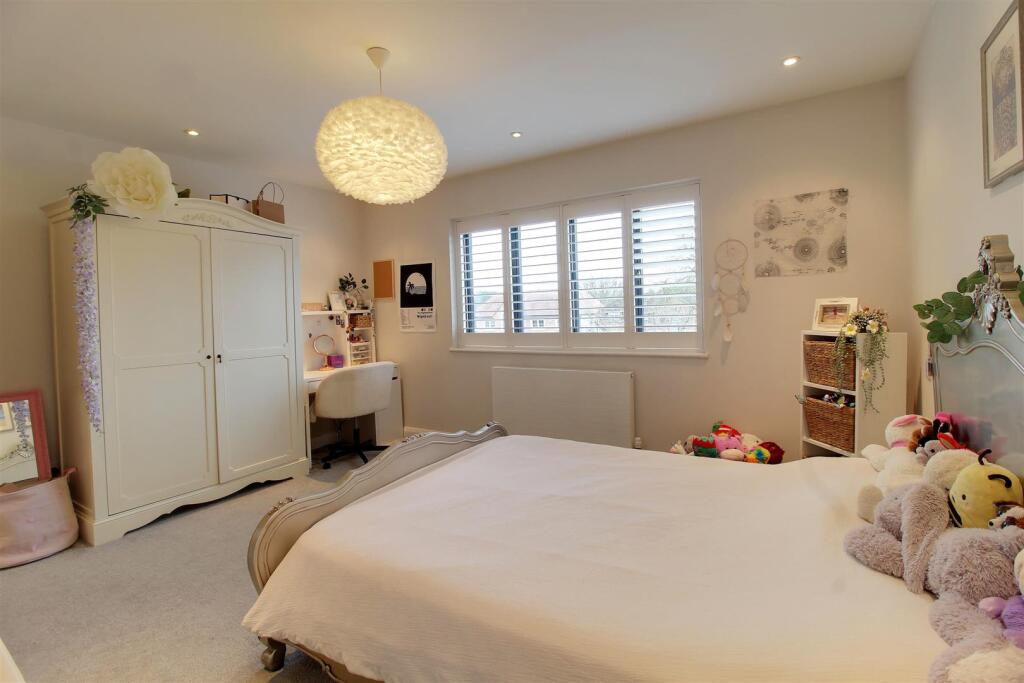 Additional image 29 of Mymms Drive, Brookmans Park