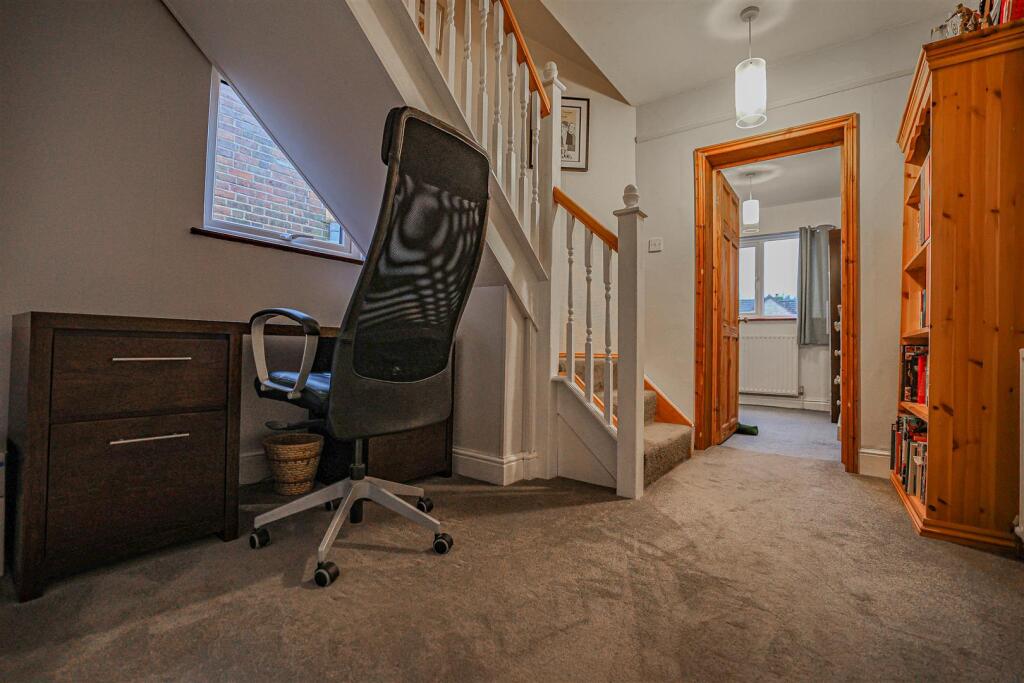 Additional image 30 of Luton Road, Harpenden, AL5