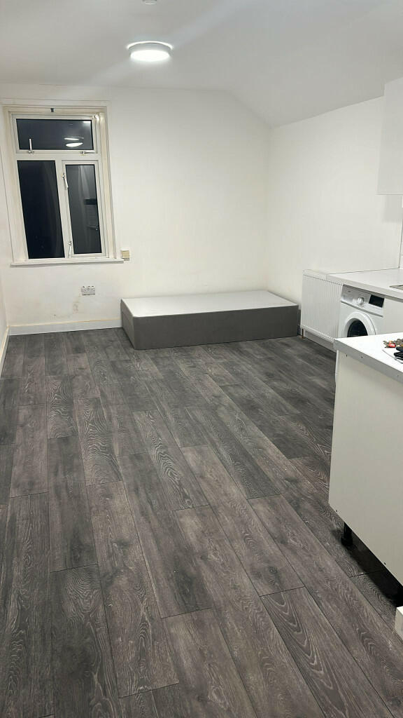 Claude Road, Cardiff(City), CF24