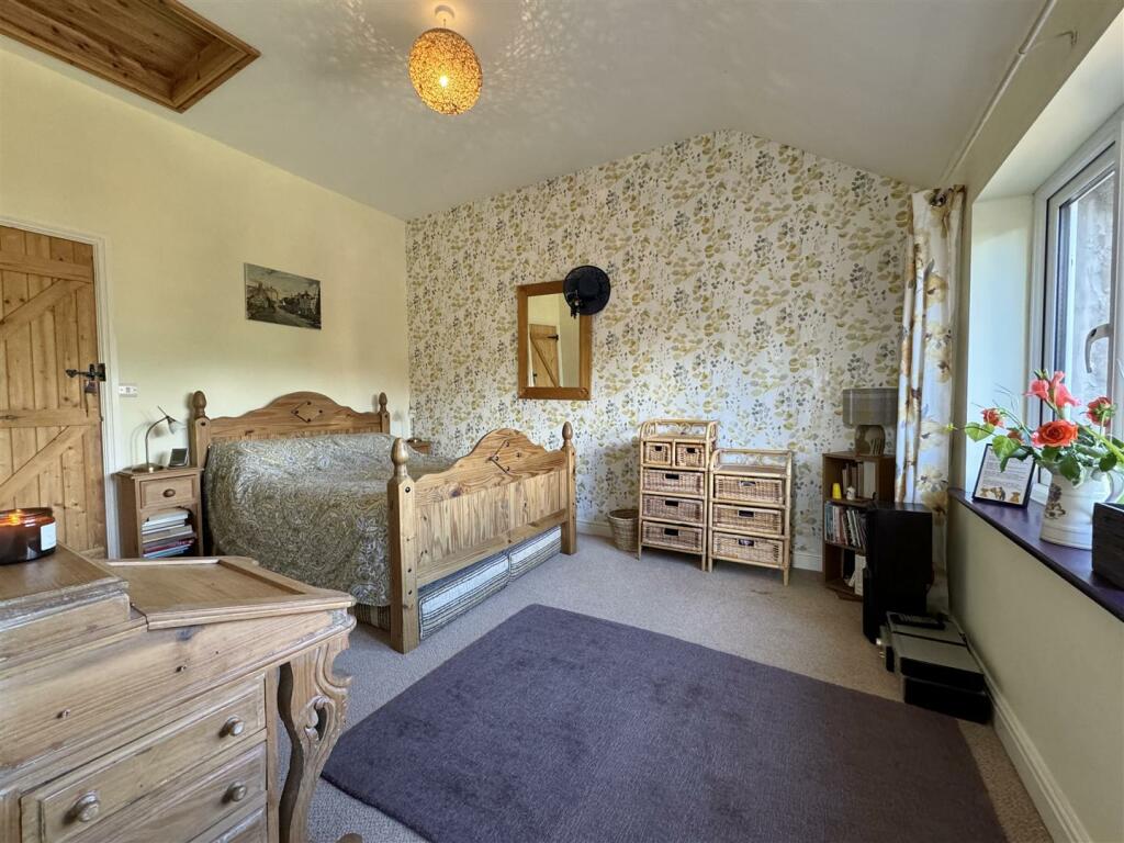 Additional image 18 of Croglin