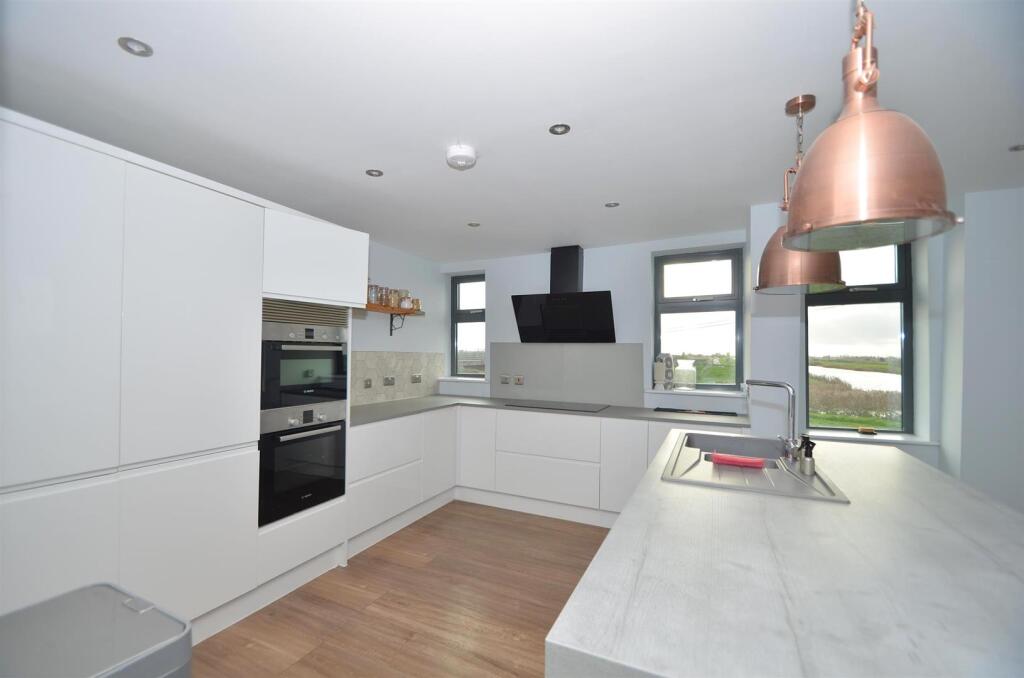 Additional image 3 of Branch Bridge, Queen Adelaide, Ely