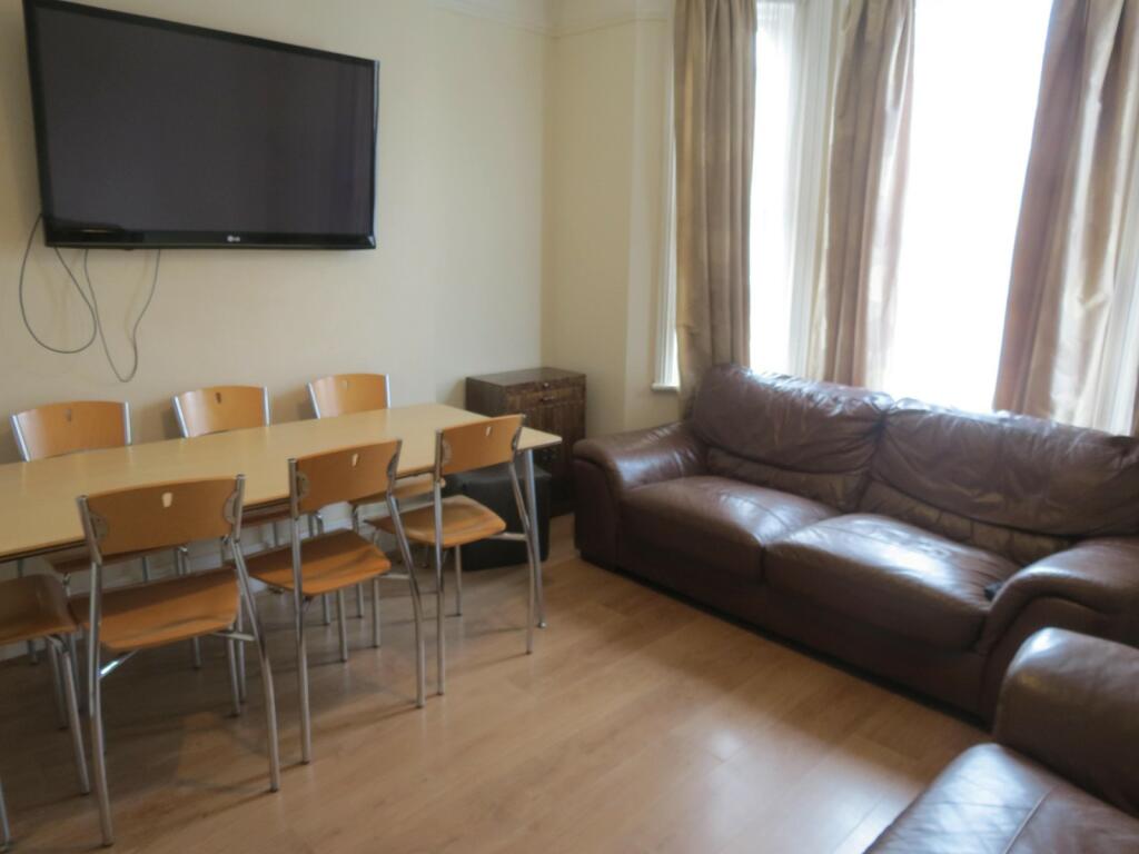 Additional image 15 of 6 bedroom Detached House in Winton