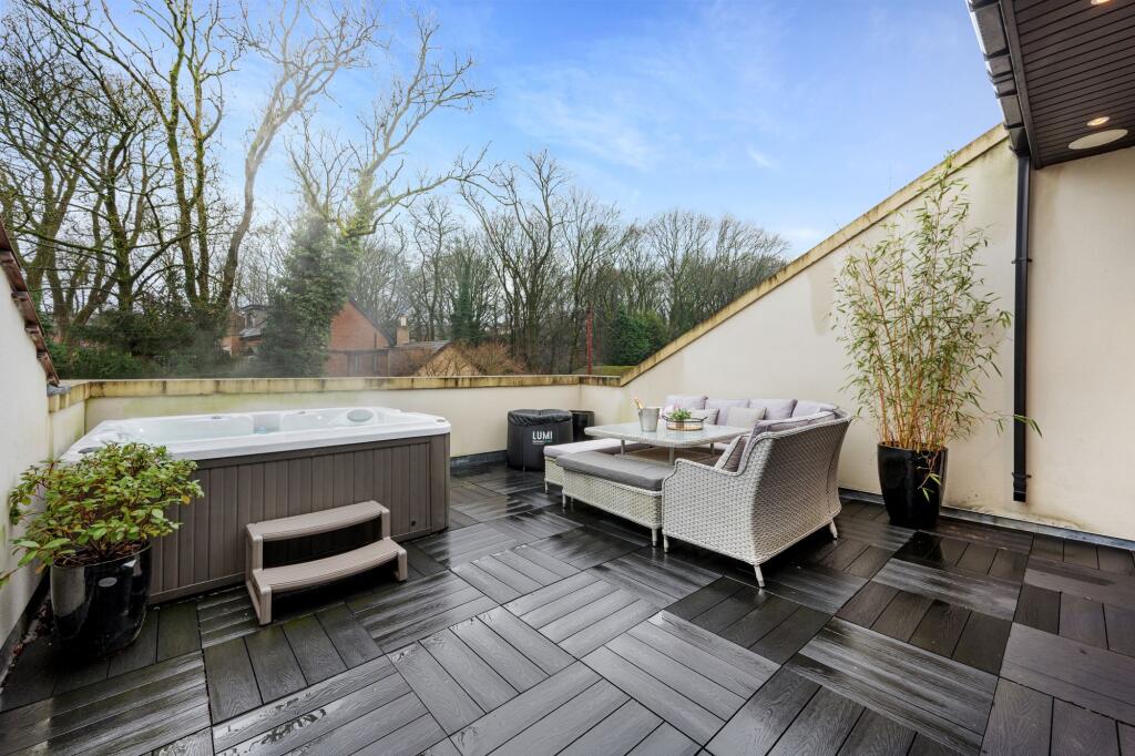 Additional image 25 of Moorview, Moss Bank Way, BL1 3LR – Stunning Home with Roof Terrace, Cinema Room & Outdoor Kitchen