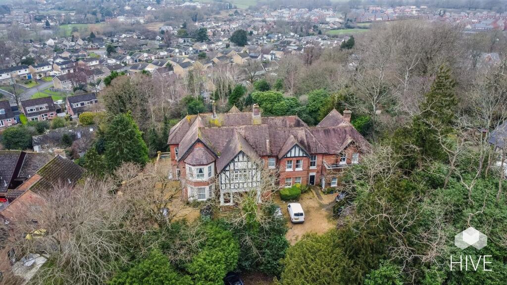 Additional image 5 of Giddy Lake, Wimborne