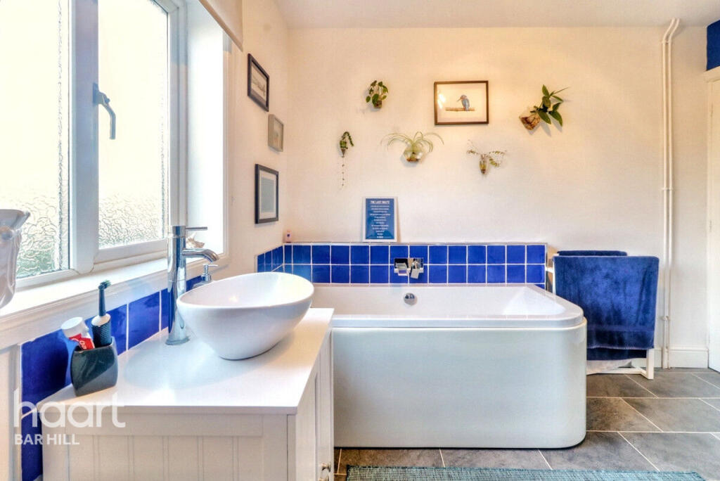 Additional image 11 of High Street, Swavesy.