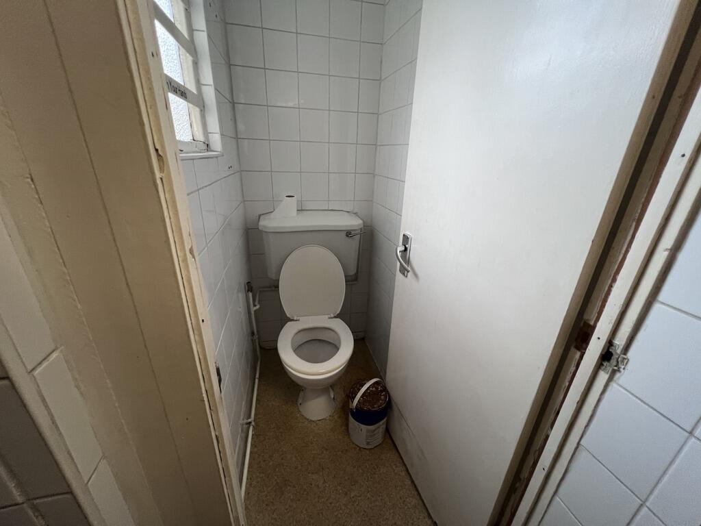 Additional image 6 of 117 Bargates, Christchurch, Dorset, BH23 1QH