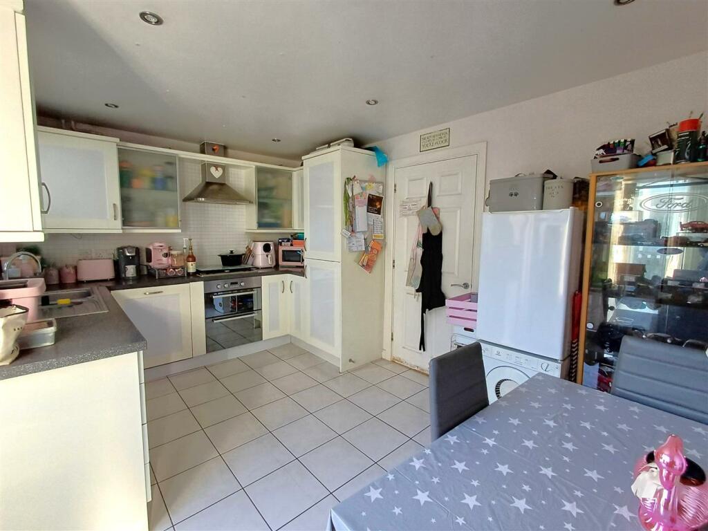 Additional image 21 of Roundhouse Crescent, Peacehaven