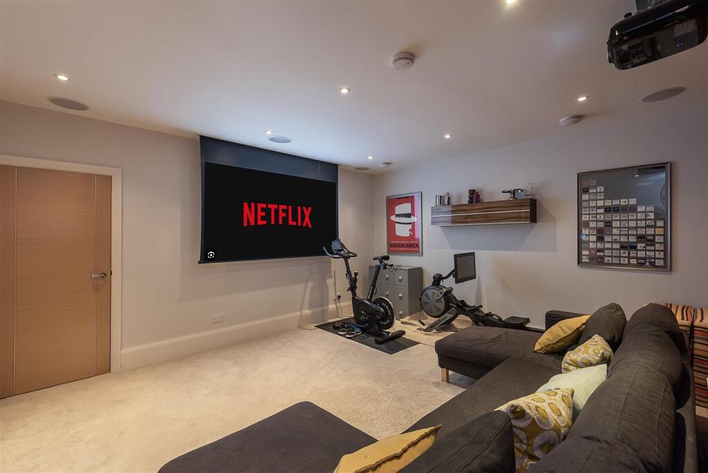 Additional image 5 of Cross Way, Harpenden