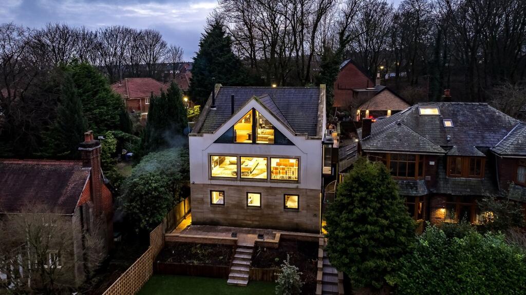 Additional image 5 of Moorview, Moss Bank Way, BL1 3LR – Stunning Home with Roof Terrace, Cinema Room & Outdoor Kitchen