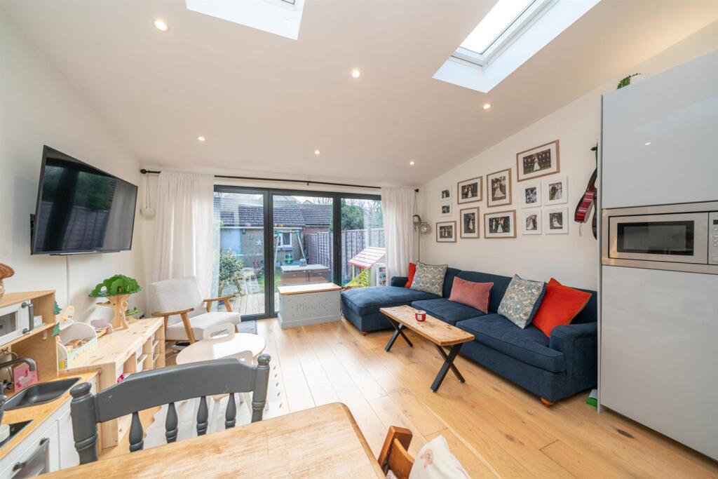 Additional image 6 of Leyland Avenue, St. Albans