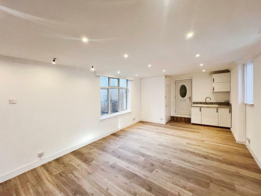 Additional image 5 of High Street, Henfield