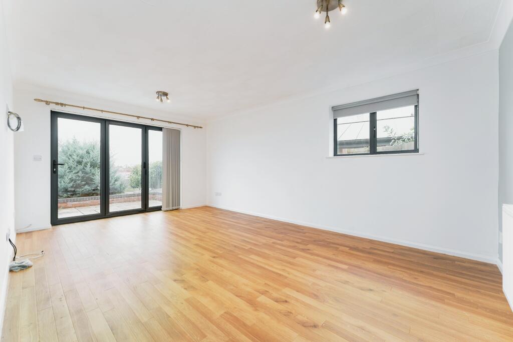 Additional image 18 of Lisle Close, Ely, Cambridgeshire, CB7