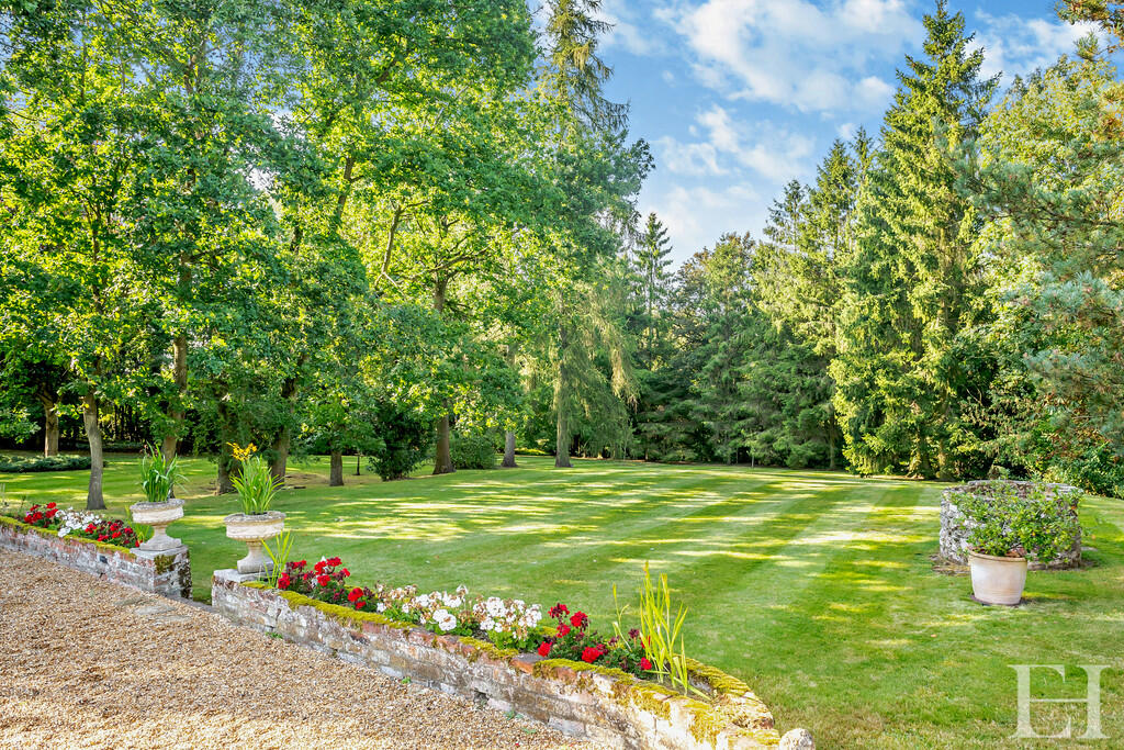 Additional image 30 of Sturmer