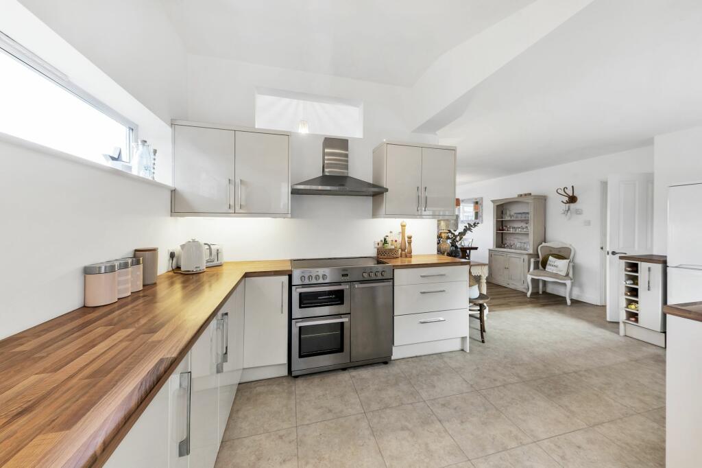 Additional image 2 of Bendyshe Way, Barrington, CB22