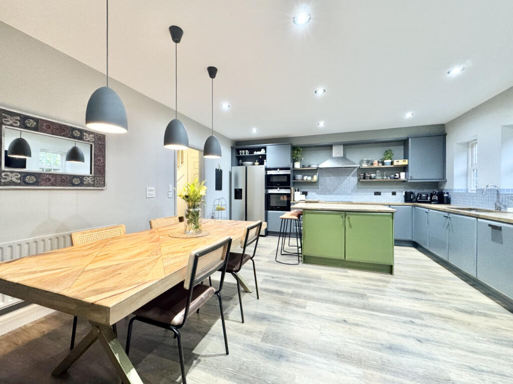 Additional image 6 of Azalea Close, Napsbury Park, St. Albans