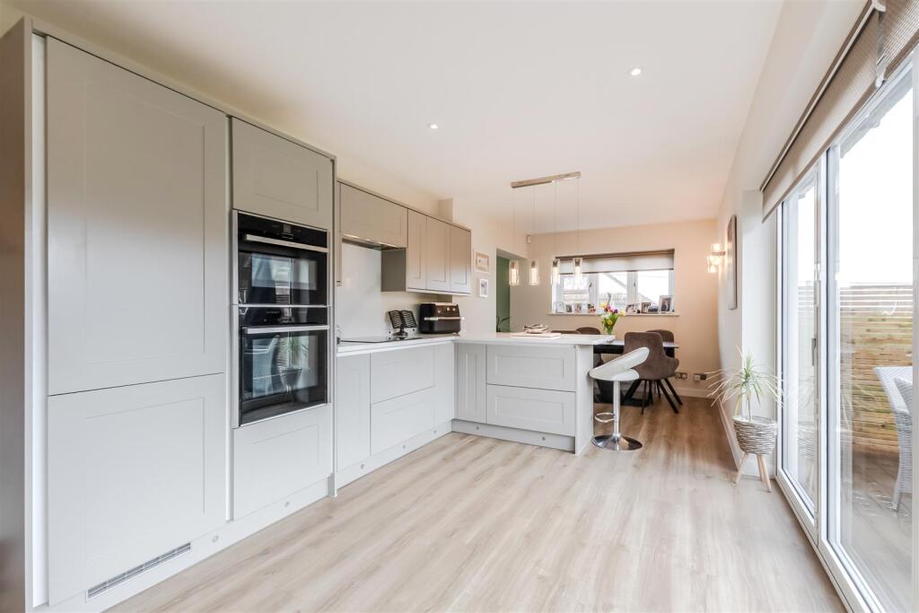 Additional image 7 of Worlds End Lane, Green Street Green