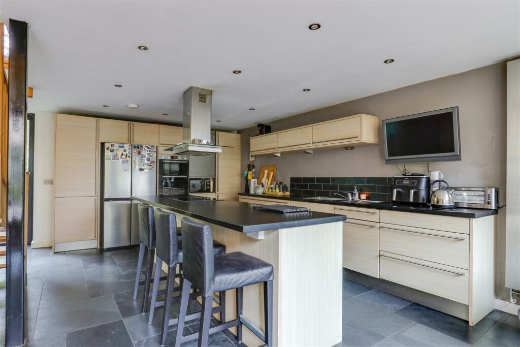 Additional image 5 of The Barn, Woodland Lane, Leckwith, Vale Of Glamorgan, CF11 8AS