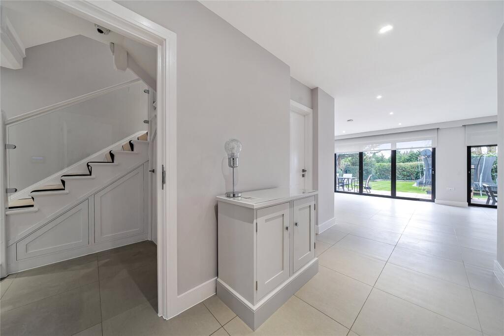 Additional image 11 of Hollydale Drive, Bromley