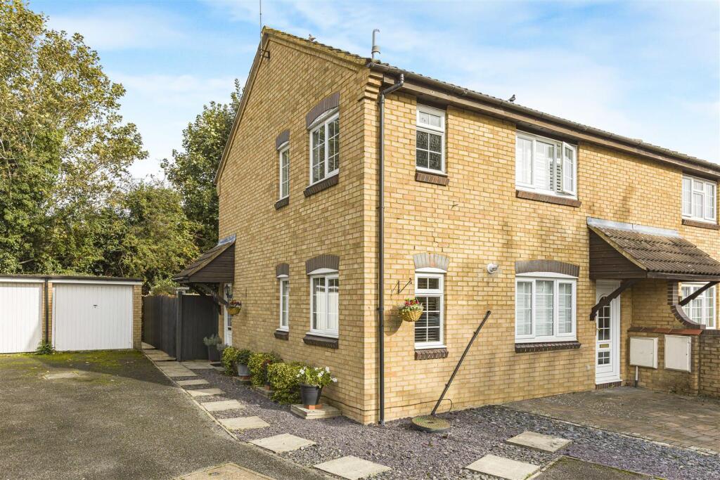 Vincenzo Close, Welham Green , Herts