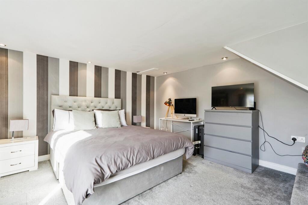 Additional image 16 of Lyndsey Court, Oakworth, Keighley