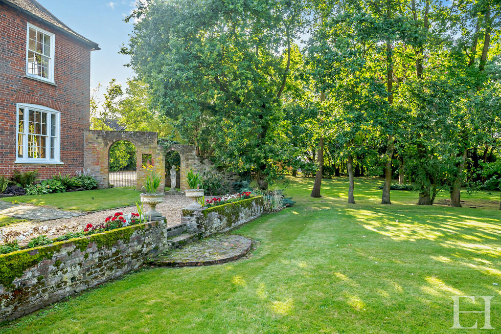 Additional image 29 of Sturmer