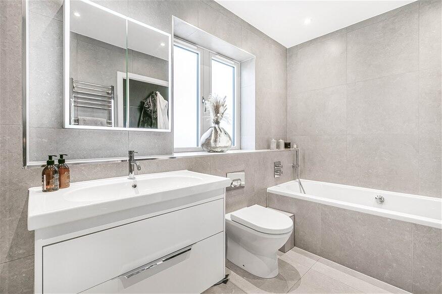 Additional image 17 of Tuffnells Way, Harpenden, AL5