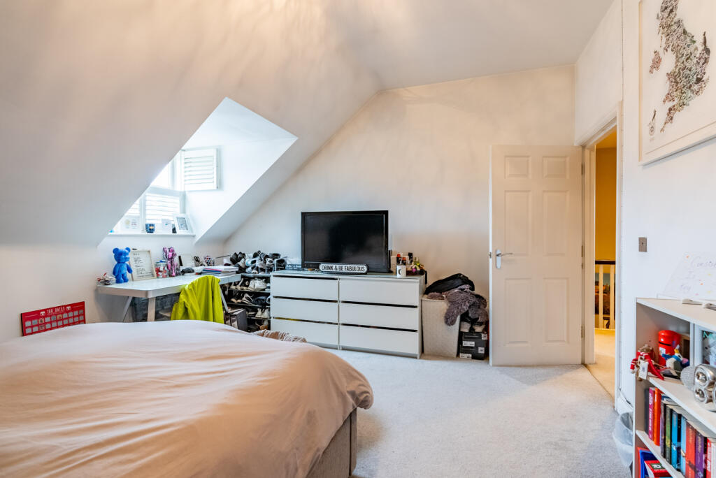 Additional image 18 of Beningfield Drive, London Colney, St. Albans, Hertfordshire, AL2