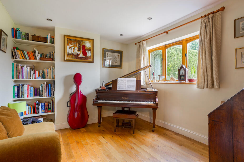 Additional image 12 of Kimpton Road, Wheathampstead, AL4