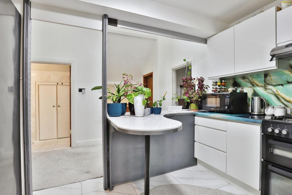 Additional image 5 of Queens Park Avenue, BOURNEMOUTH, Dorset, BH8