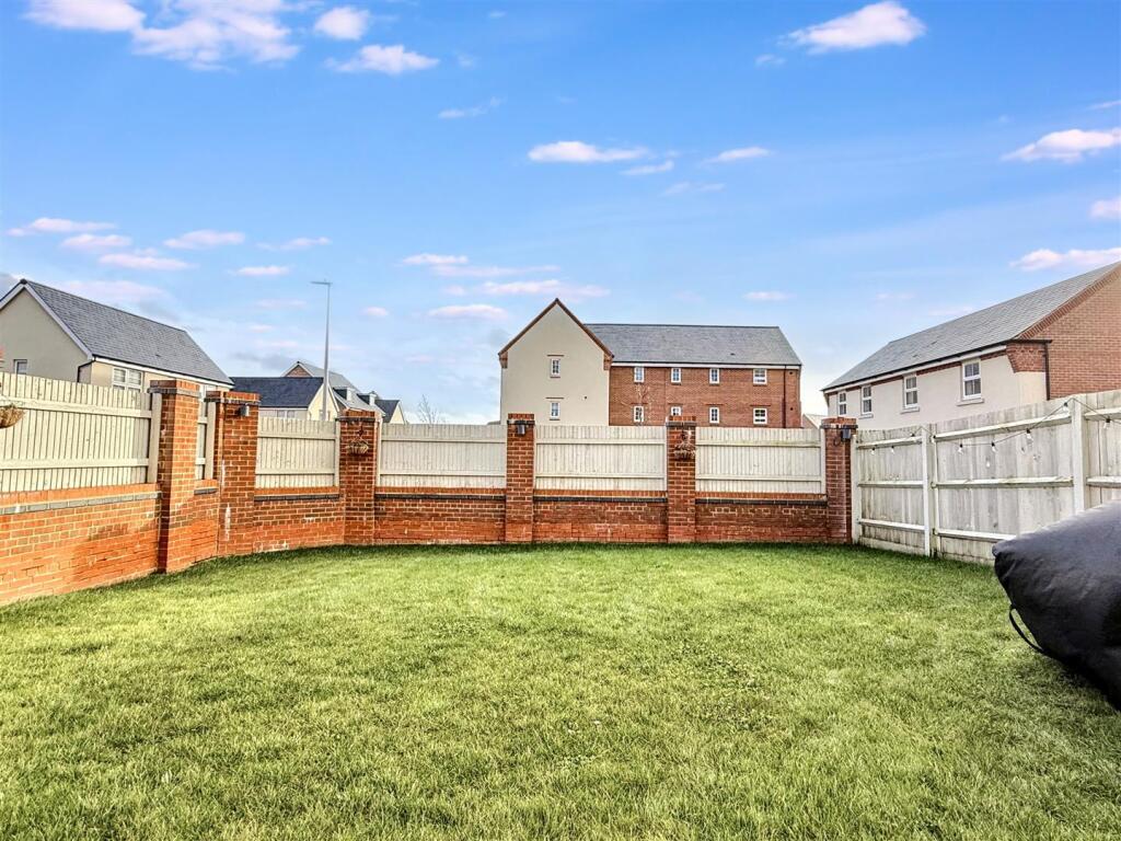 Additional image 15 of Coniston Avenue, Eastbourne