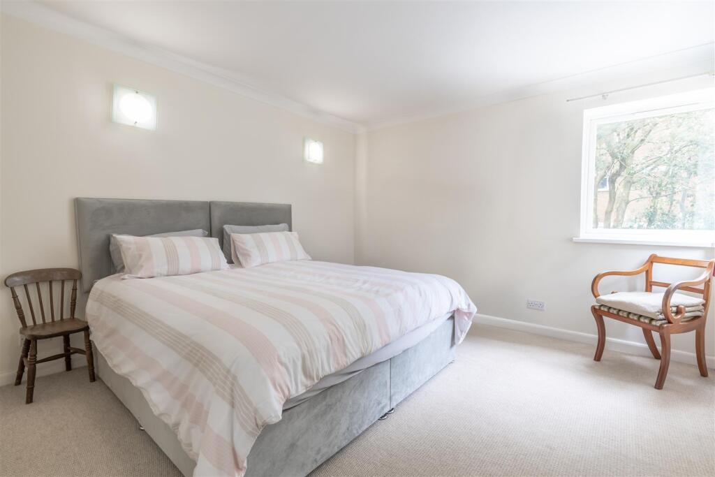 Additional image 19 of Sandbanks Road, Evening Hill