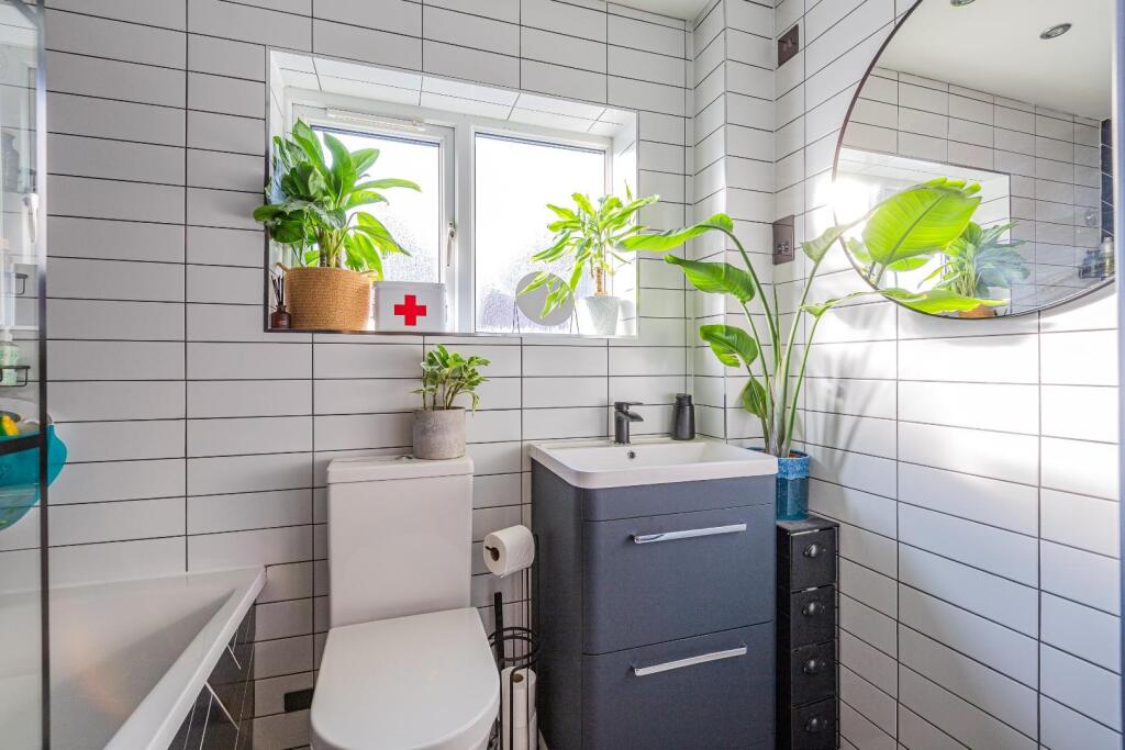 Additional image 12 of Halliard Court, Cardiff