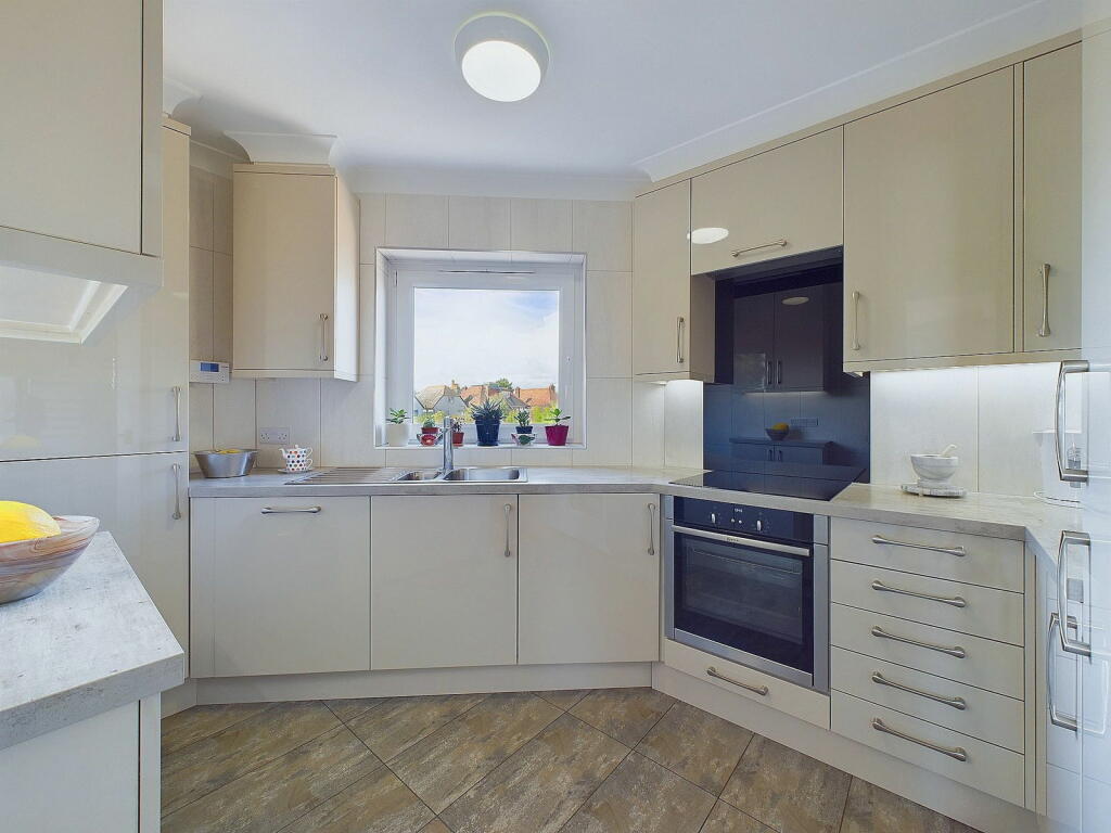 Additional image 5 of Capelia House, 18/21 West Parade, Worthing, BN11