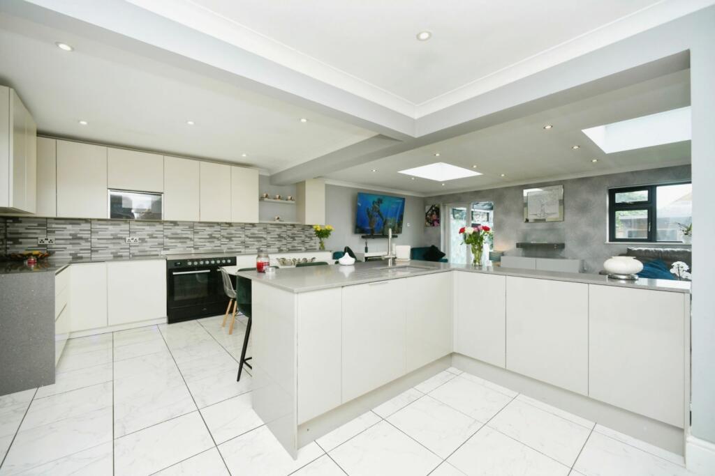 Additional image 7 of Capel Avenue, Peacehaven, BN10