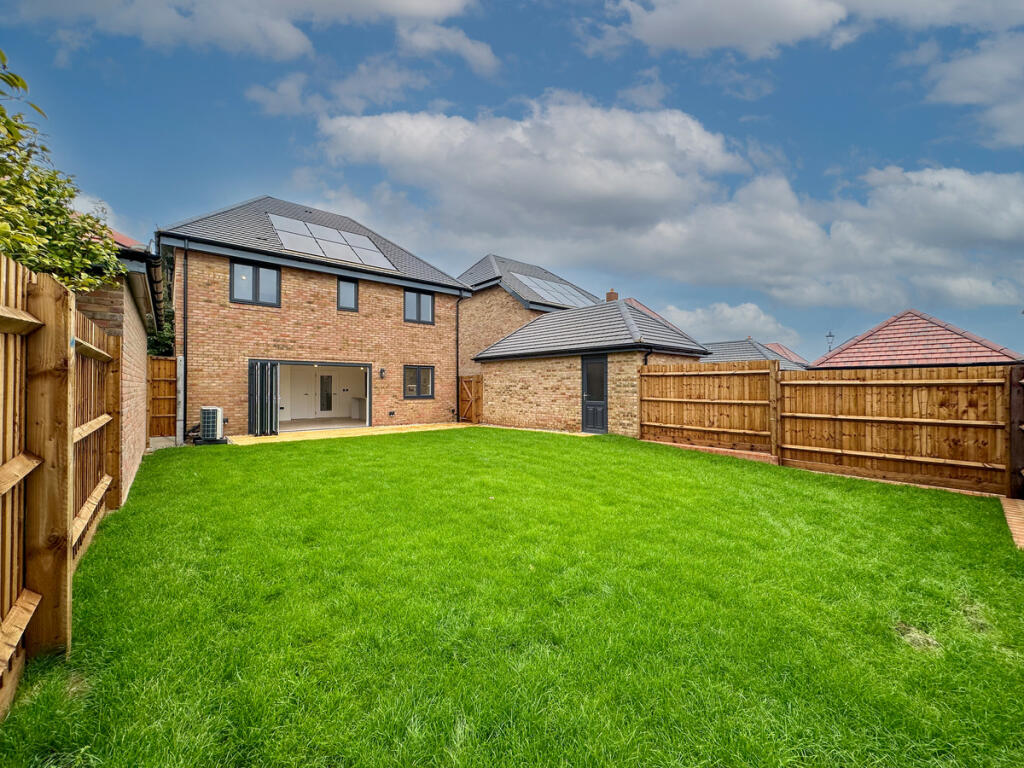 Additional image 4 of Hayfield Lodge, New Road, Over, CB24