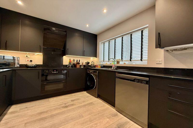 Additional image 13 of Haywood Village - 27' MASTER BEDROOM SUITE