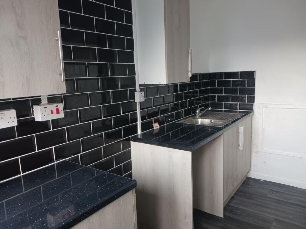 Additional image 4 of Flat 9 Holland House, Great Hampton Row, Birmingham, West Midlands, B19 3JJ