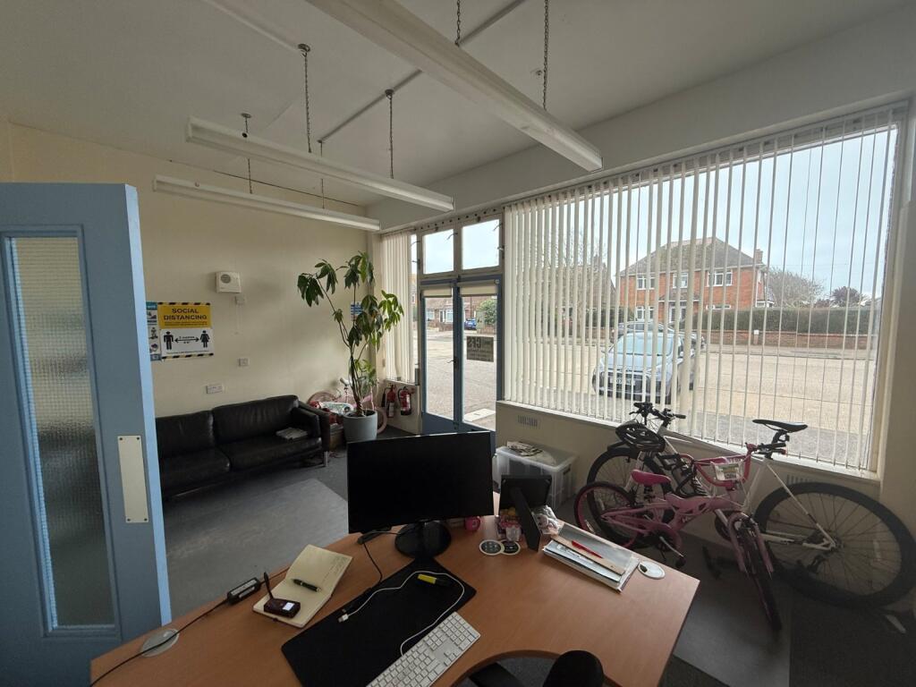 Additional image 4 of 7 St Johns Parade, Alinora Crescent, Worthing, West Sussex, BN12