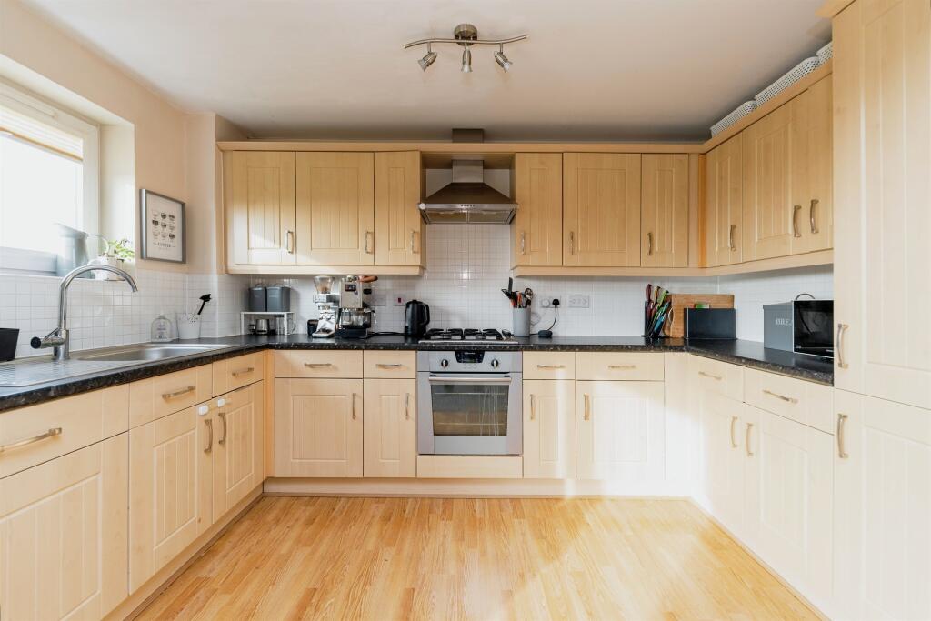 Additional image 8 of Eddington Crescent, WELWYN GARDEN CITY