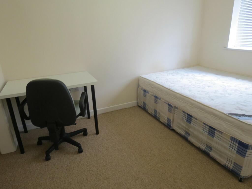 Additional image 10 of 6 bedroom Semi Detached House in Winton