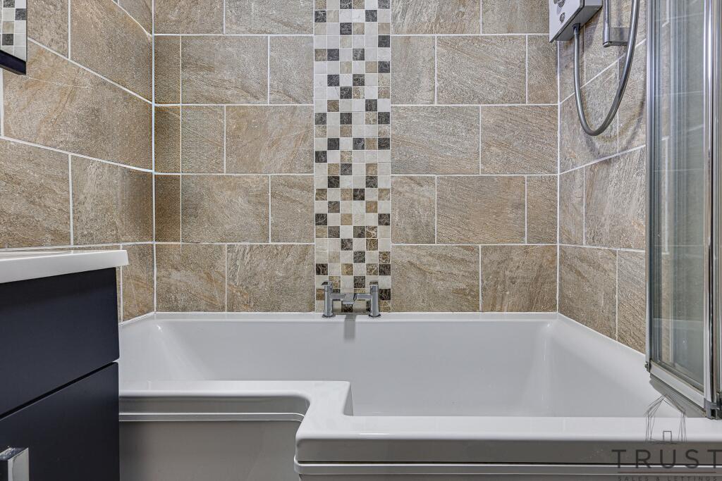 Additional image 21 of Links Avenue, Cleckheaton